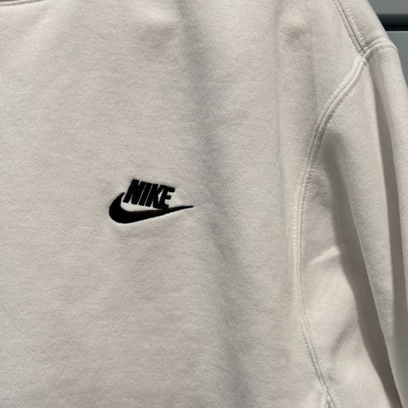 Nike Men's Classic White Crewneck sz Med - Picture 2 of 4